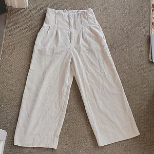 Cream High-waisted corduroy Cropped Wide-Leg Trousers.